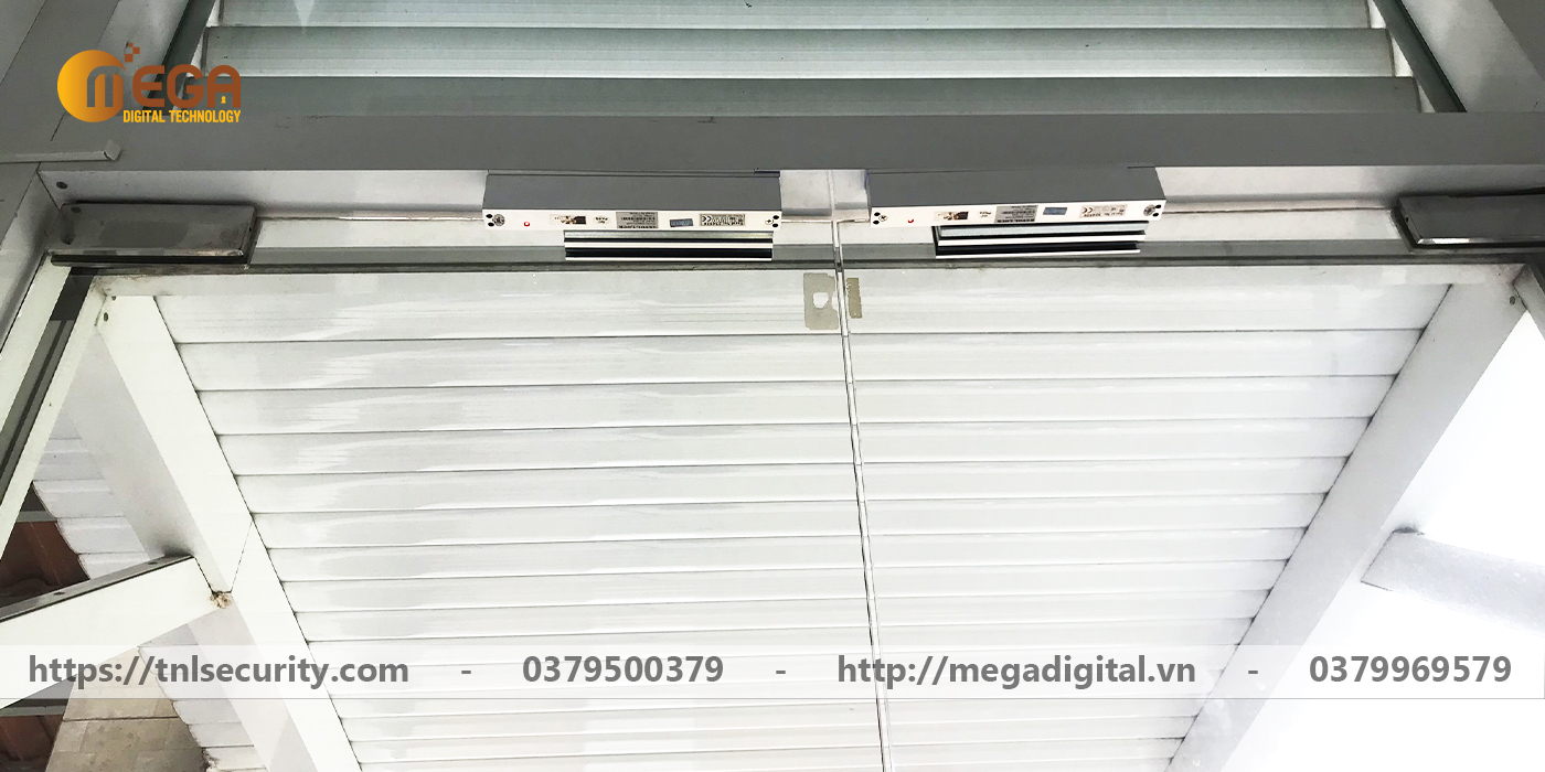 Cong-trinh-lap-khoa-nam-cham-cho-cua-kinh-van-phong-tai-Dong-Nai